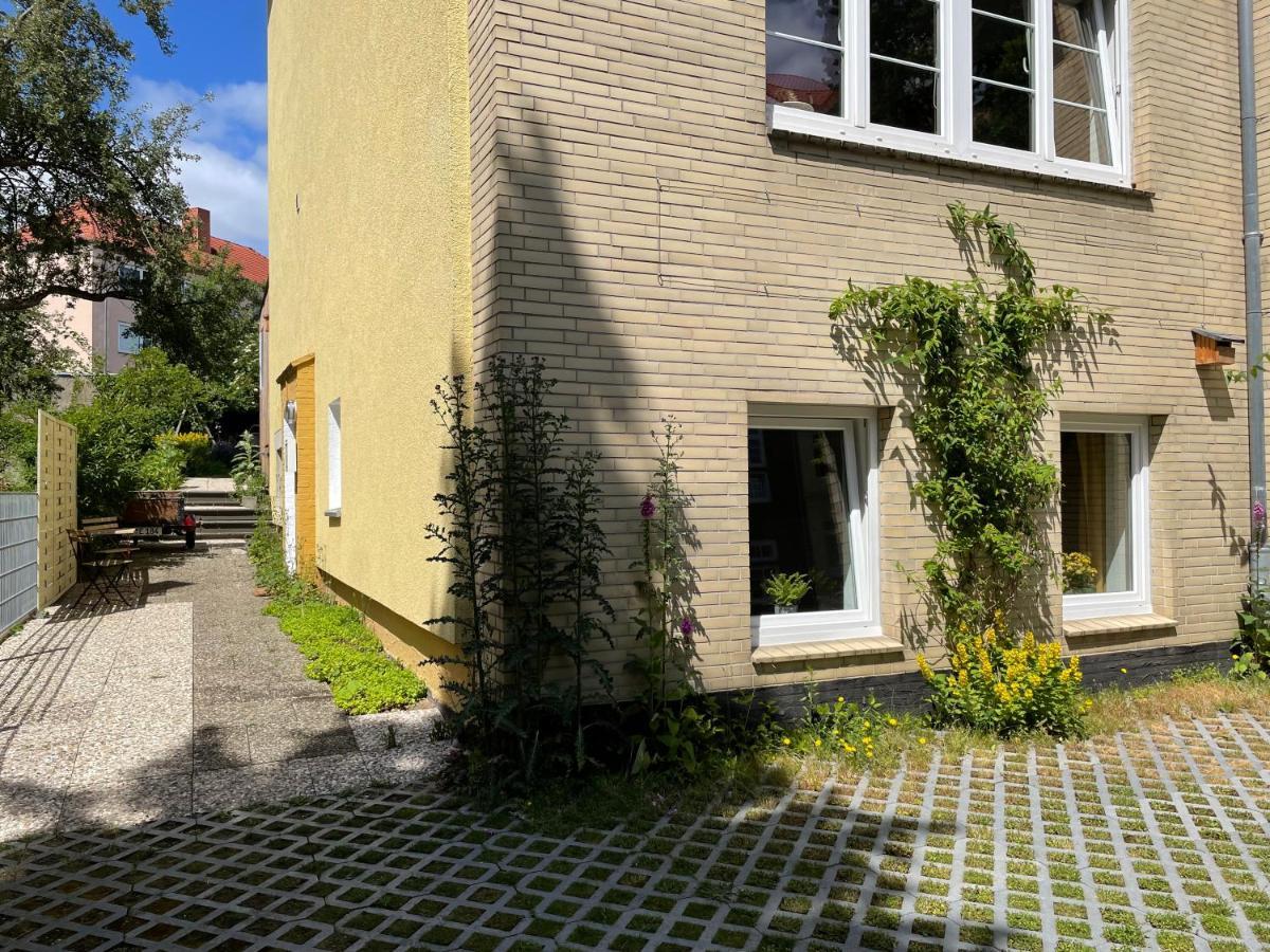 Gemuetliche Sanierte 1 Zimmer Wohnung Mit Privatem Parkplatz Im Zentrum Kiel Dış mekan fotoğraf