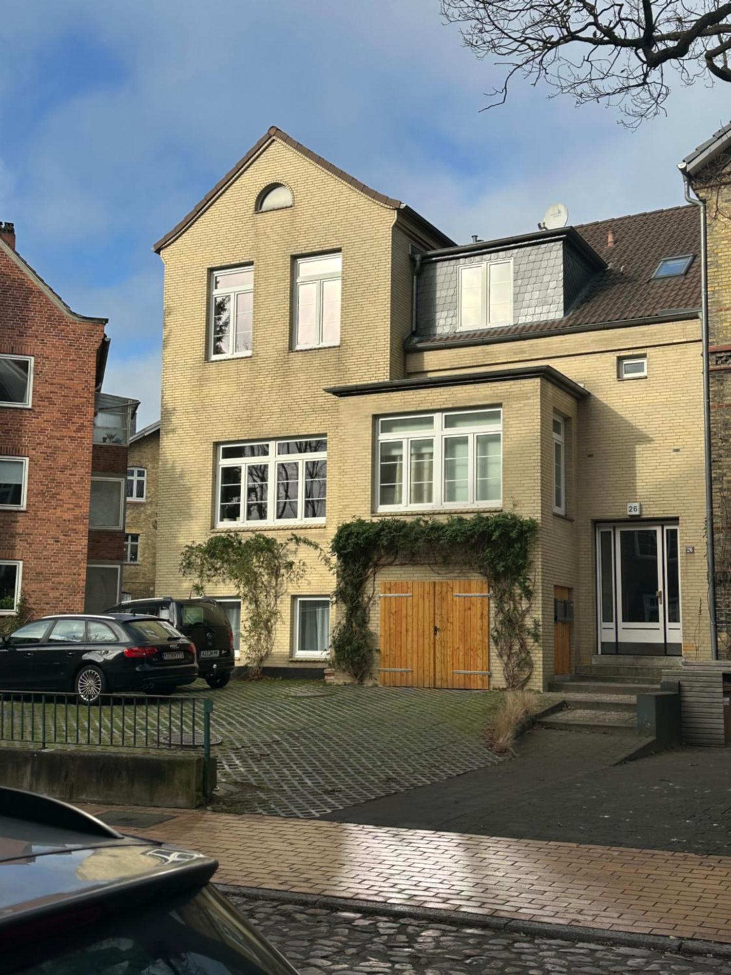 Gemuetliche Sanierte 1 Zimmer Wohnung Mit Privatem Parkplatz Im Zentrum Kiel Dış mekan fotoğraf